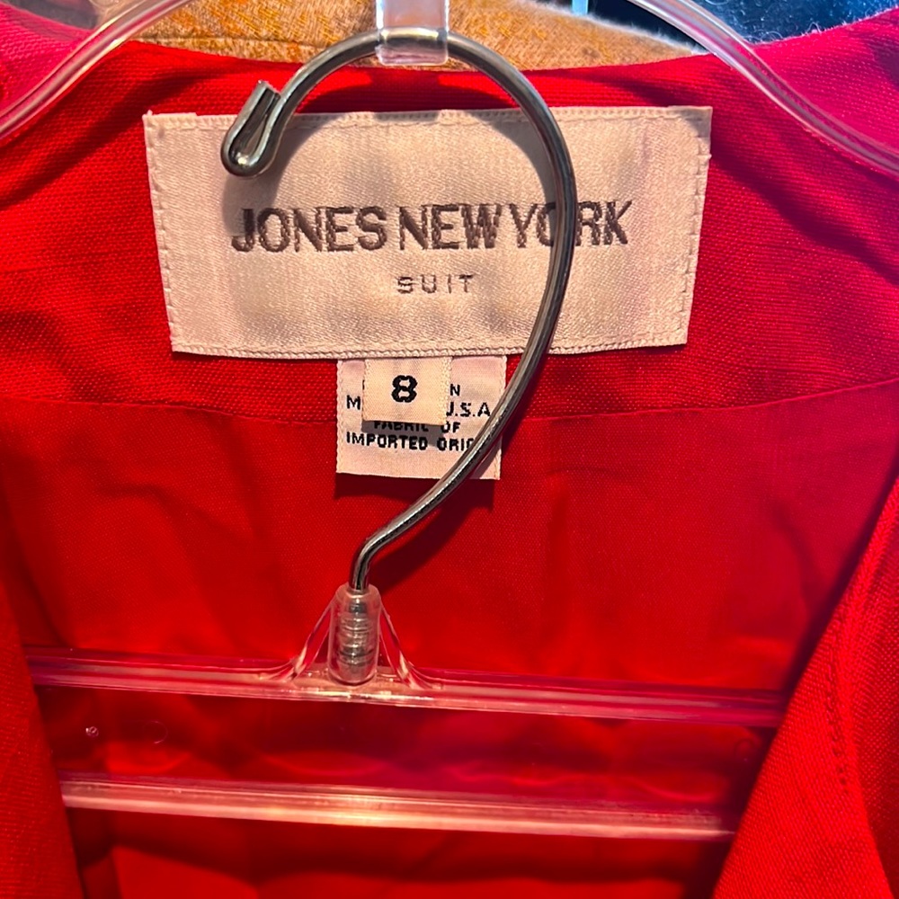 JONES NEW YORK SIZE 8 suit top and bottom